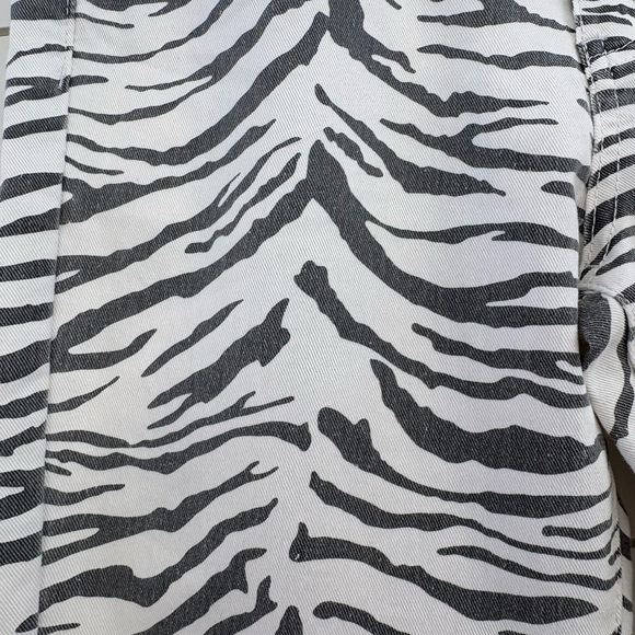 V Cristina Black and White Zebra-Print Straight Jeans - Picture 8 of 12